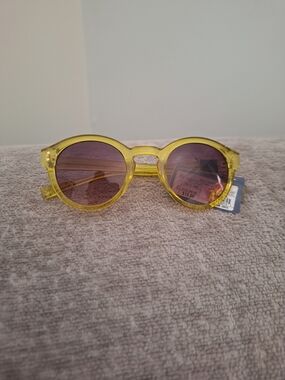 Universal Thread Womens Yellow Round Sunglasses NWT